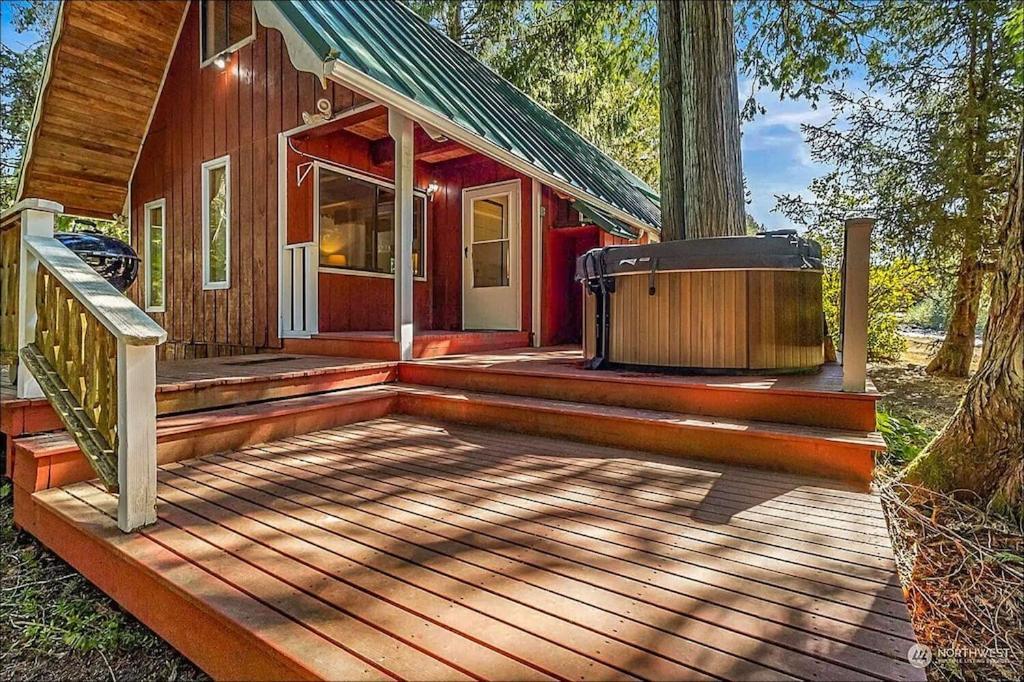 New: Steps From White River Near Mount Rainier National Park Greenwater Exterior photo