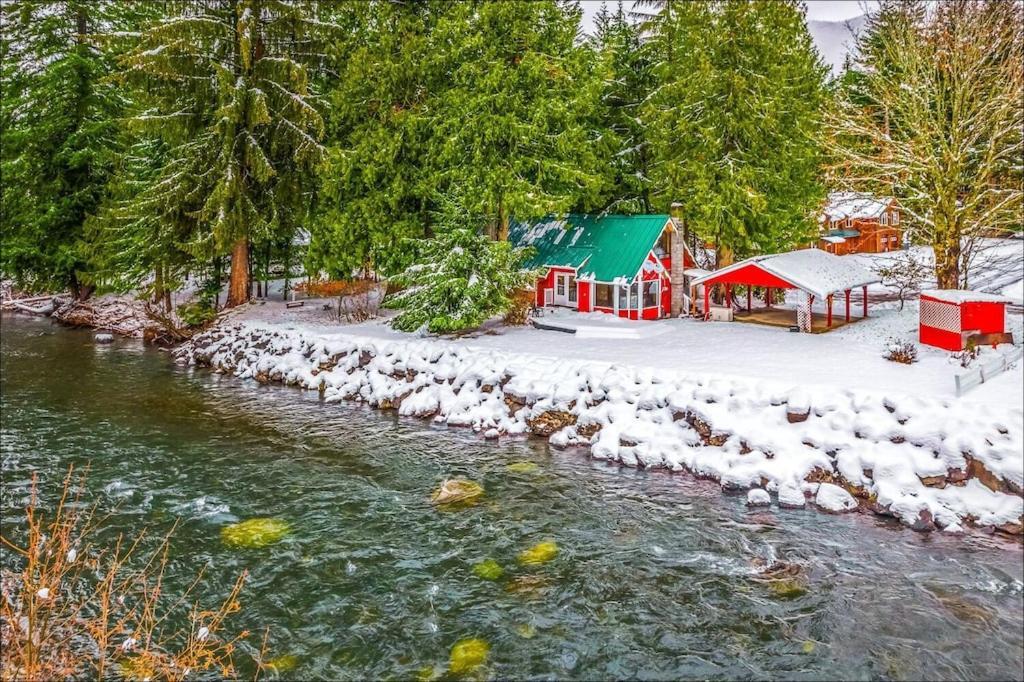 New: Steps From White River Near Mount Rainier National Park Greenwater Exterior photo